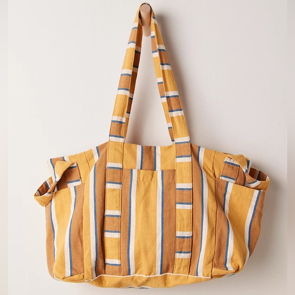 Free People Oksana Oversized Tote🌟 Brand New with tags! 🌟 - Picture 6 of 16